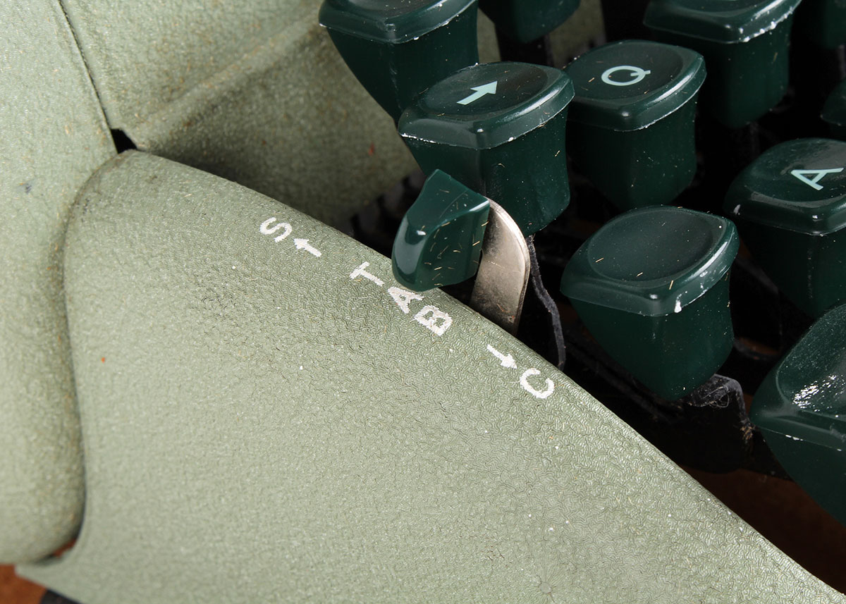 Vintage Remington "Quiet-Riter" Typewriter