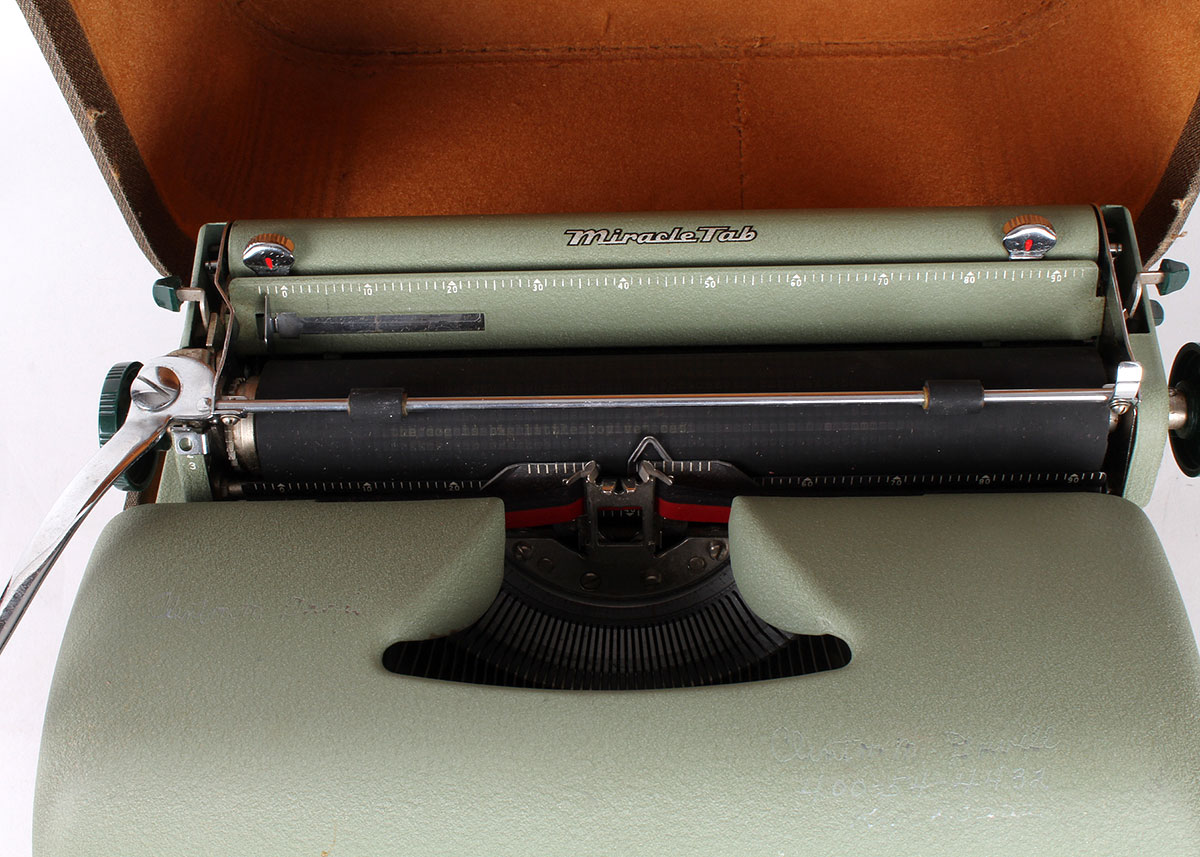 Vintage Remington "Quiet-Riter" Typewriter