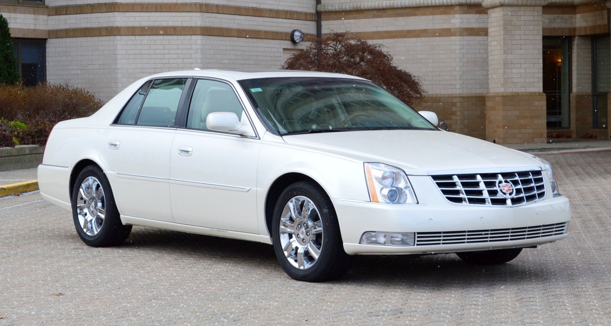 2011 Cadillac DTS Platinum With Low Miles