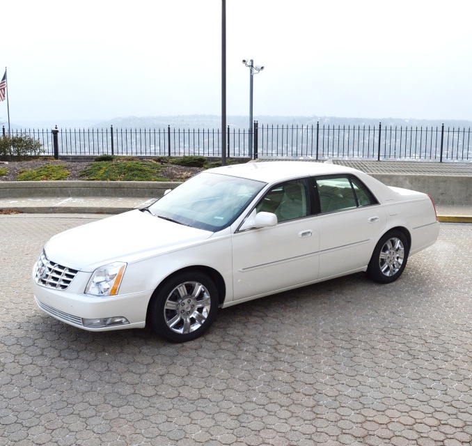 2011 Cadillac DTS Platinum With Low Miles