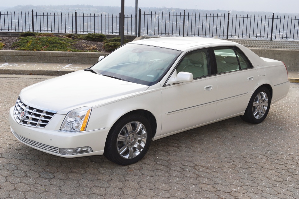 2011 Cadillac DTS Platinum With Low Miles