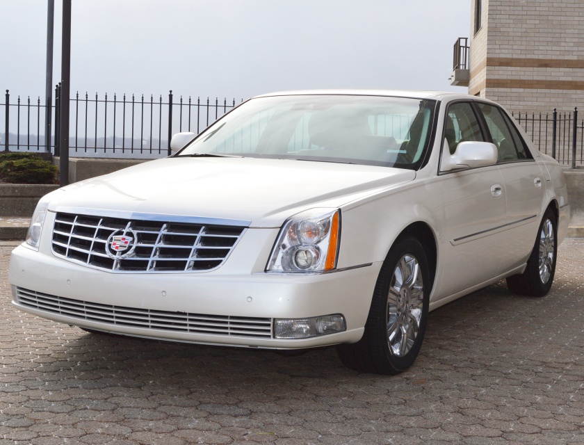 2011 Cadillac DTS Platinum With Low Miles