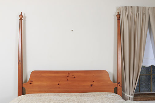 Contemporary Four Poster Queen Size Bed by Broyhill With Bedding