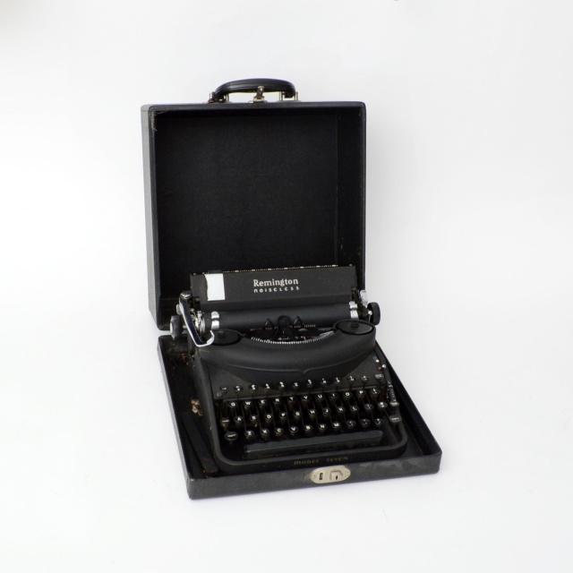 Remington Noiseless Typewriter with Case