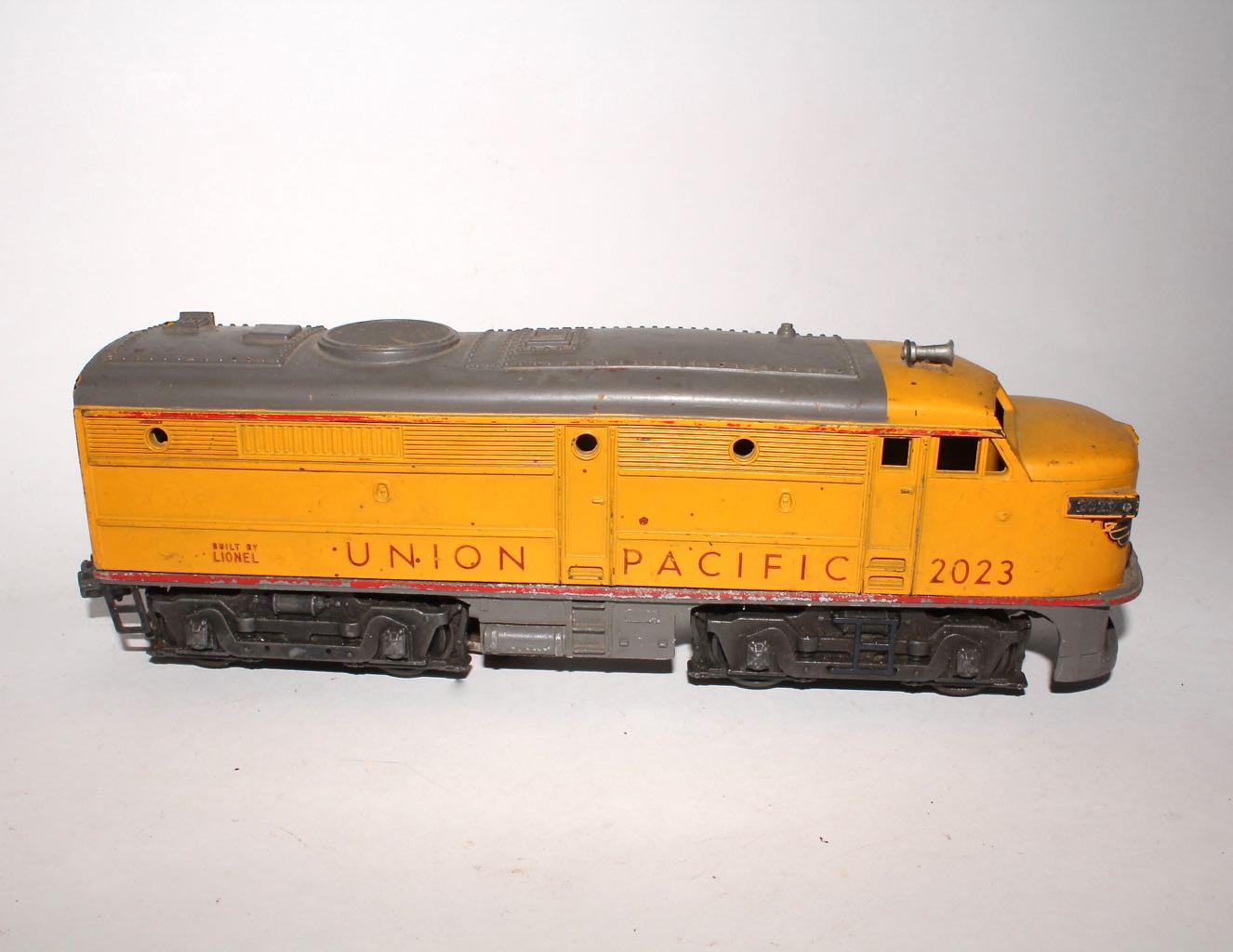 Vintage Lionel "O" Scale Train Set Collectibles