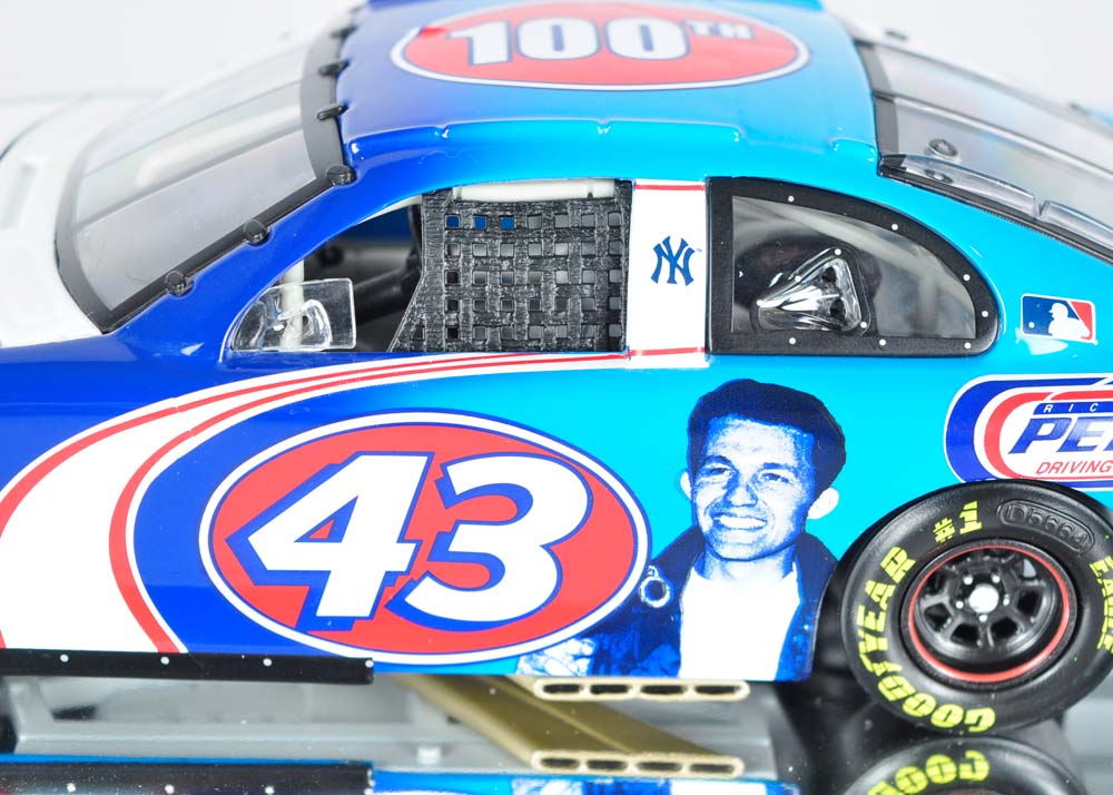 Richard Petty Signed Yankees 100th Anniversary Die Cast Dodge