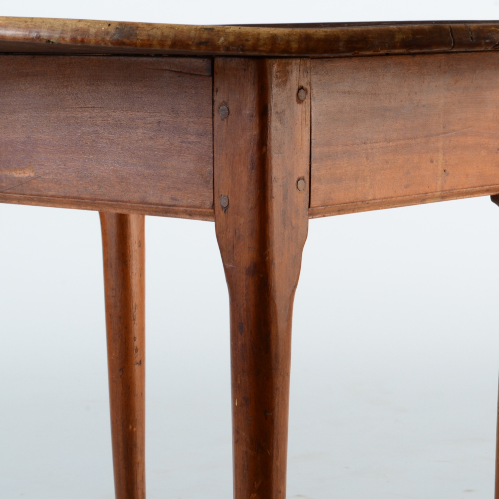 American 18th-Century Maple Queen Anne Tea Table