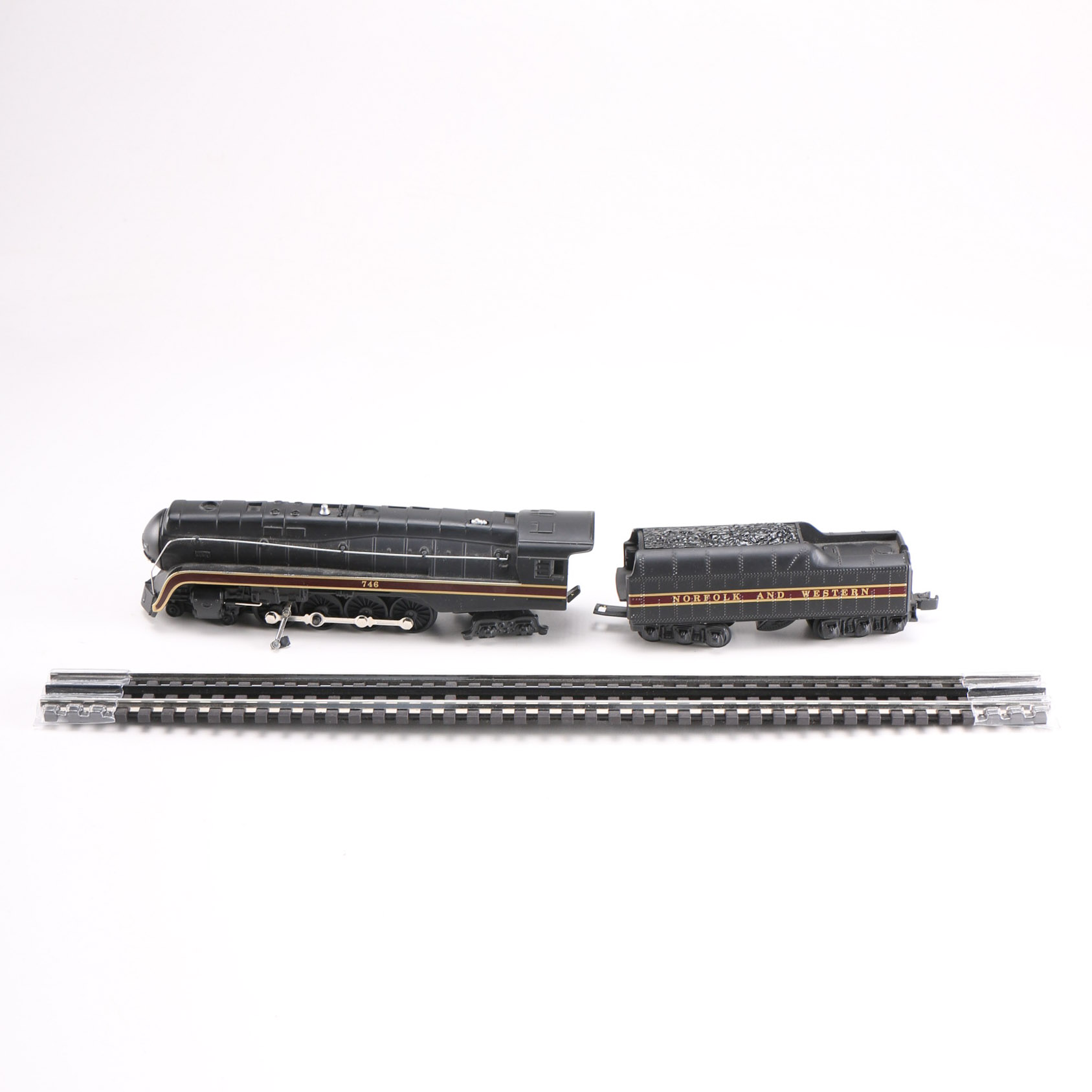 Lionel 746 "Norfolk and Western" Model Train with Box