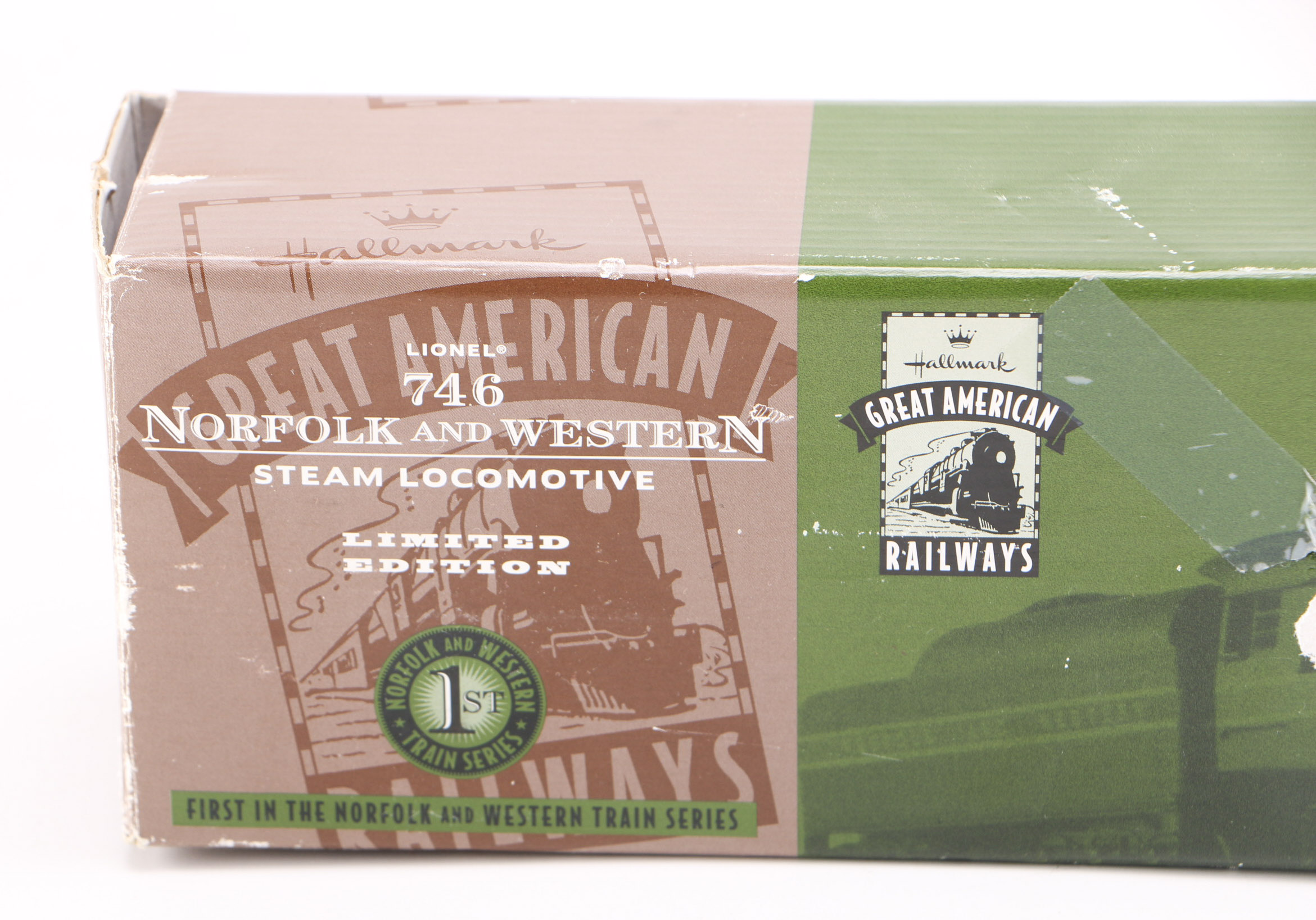 Lionel 746 "Norfolk and Western" Model Train with Box