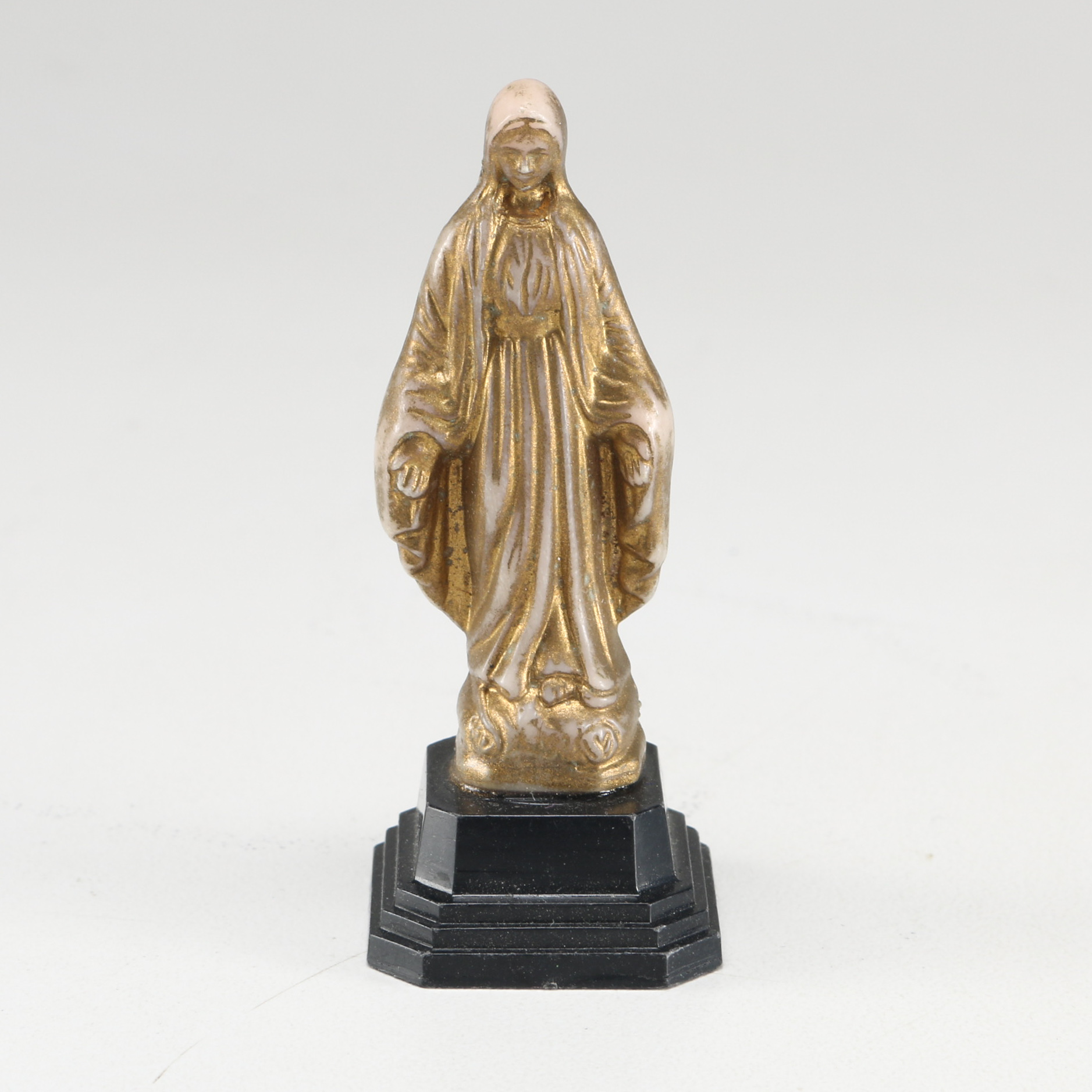 Magnavox 15" LCD HDTV Monitor with Analog Tuner