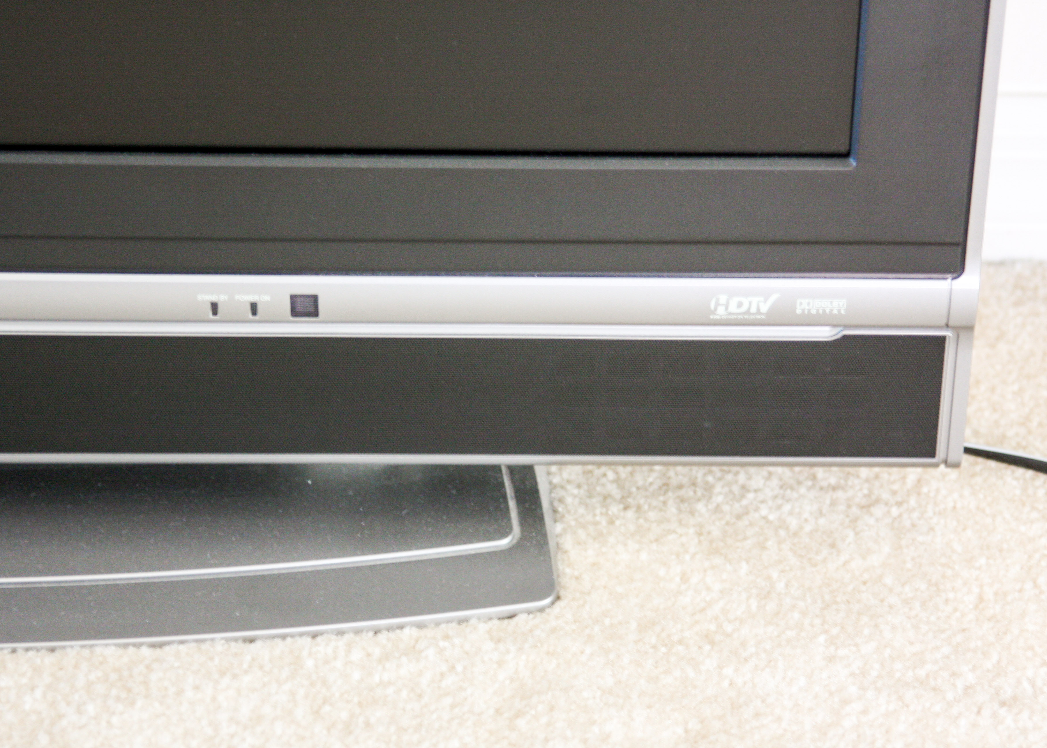 32" Sylvania LCD Television