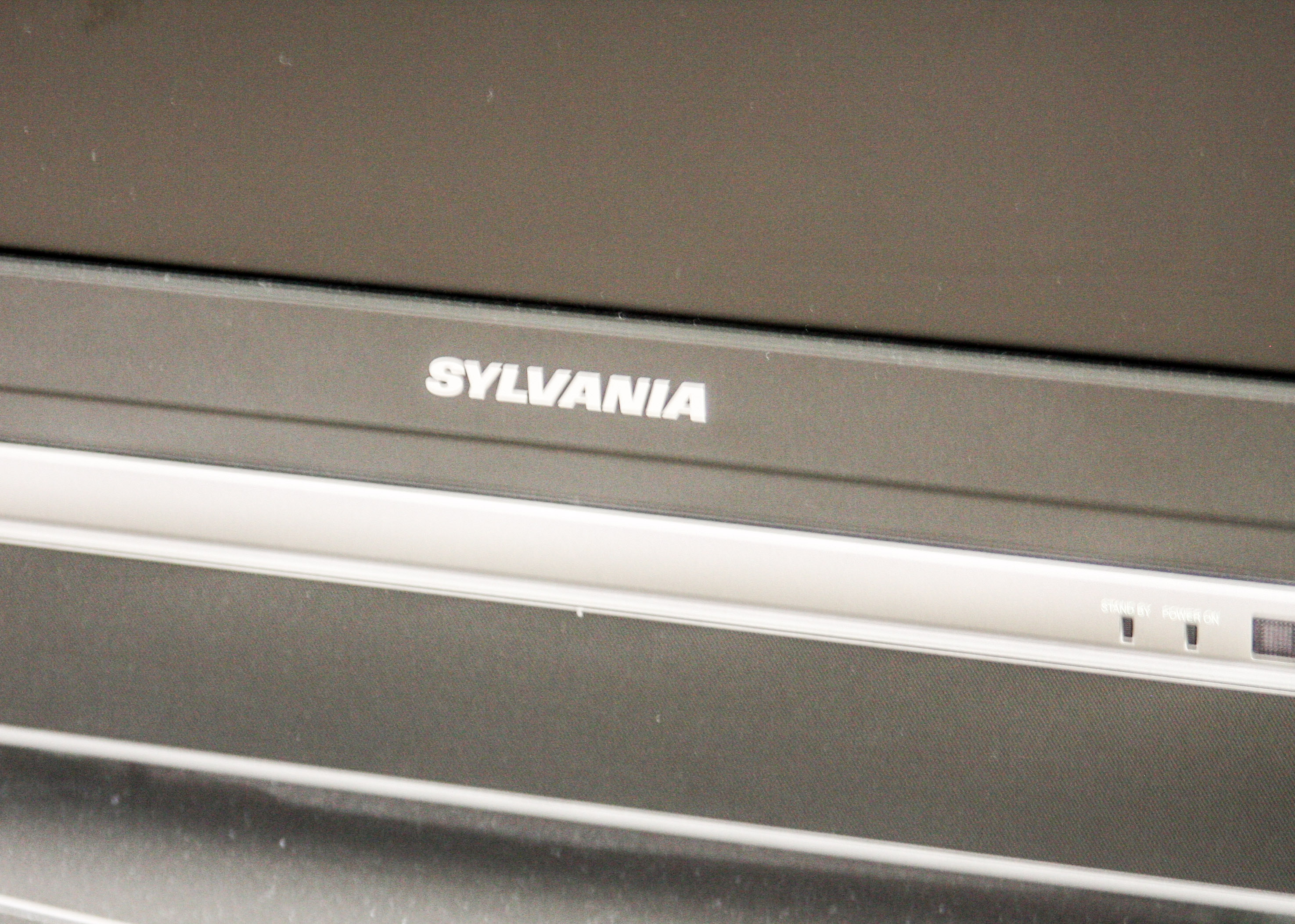 32" Sylvania LCD Television