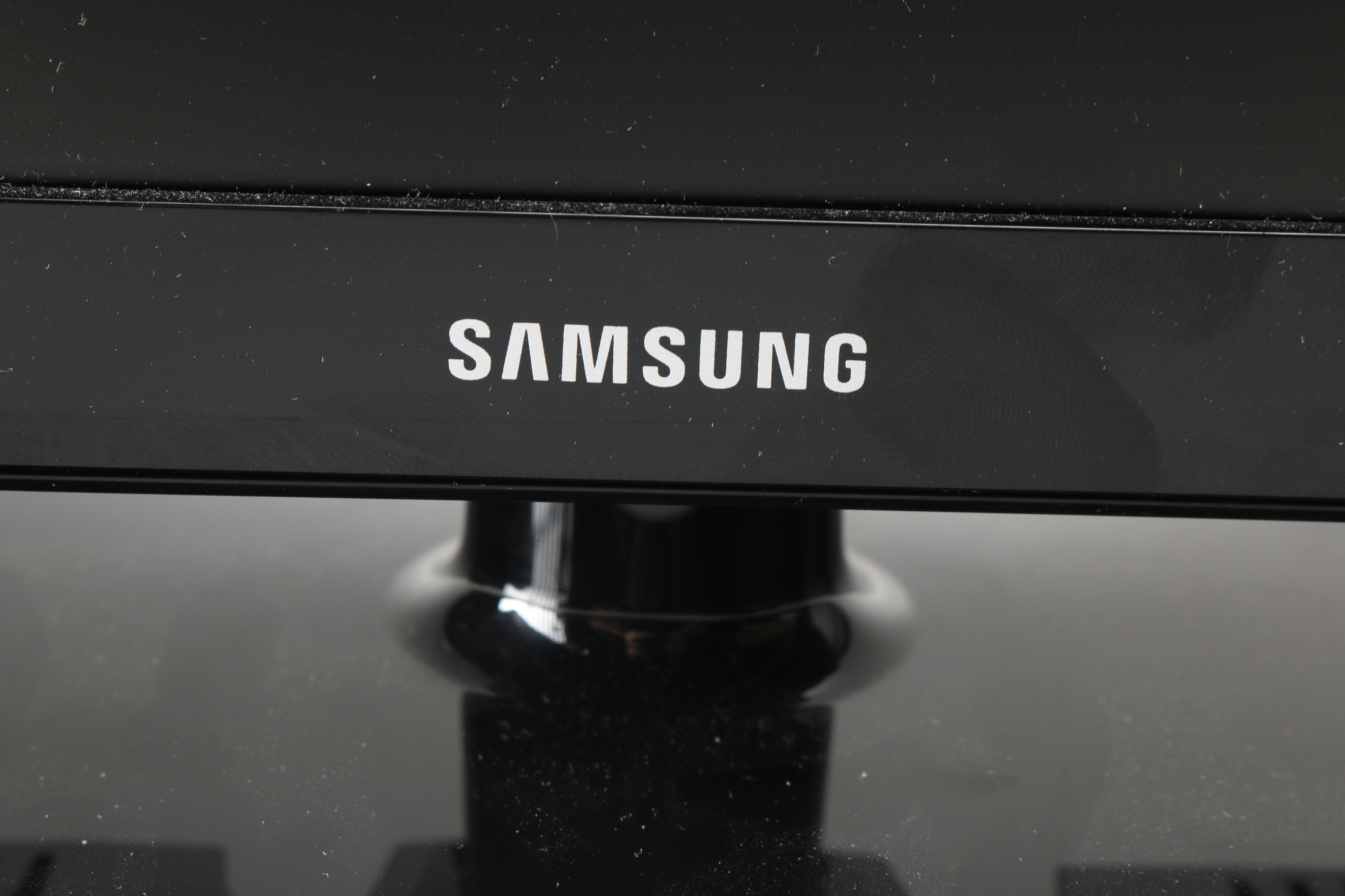 Samsung TV and Thirty Something First Season DVD