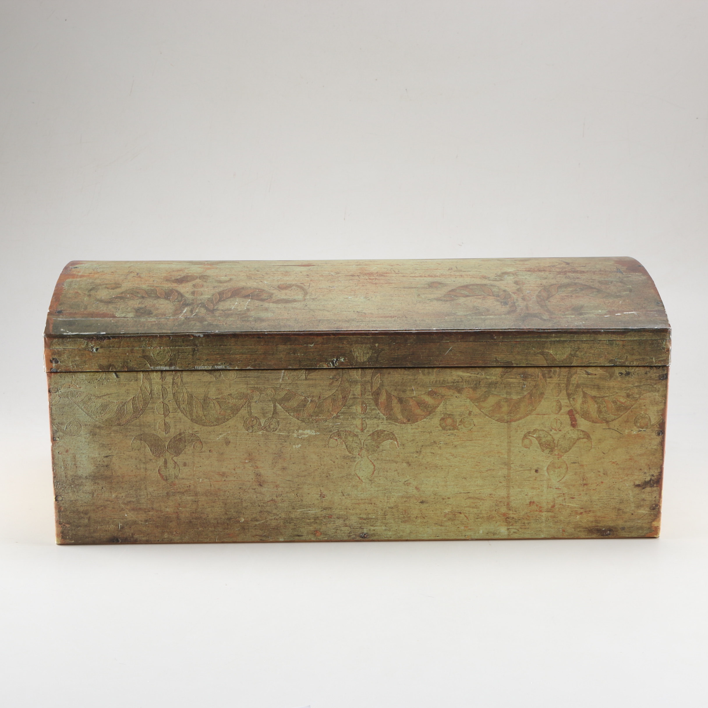 Wooden Quilt Box with Distressed Finish