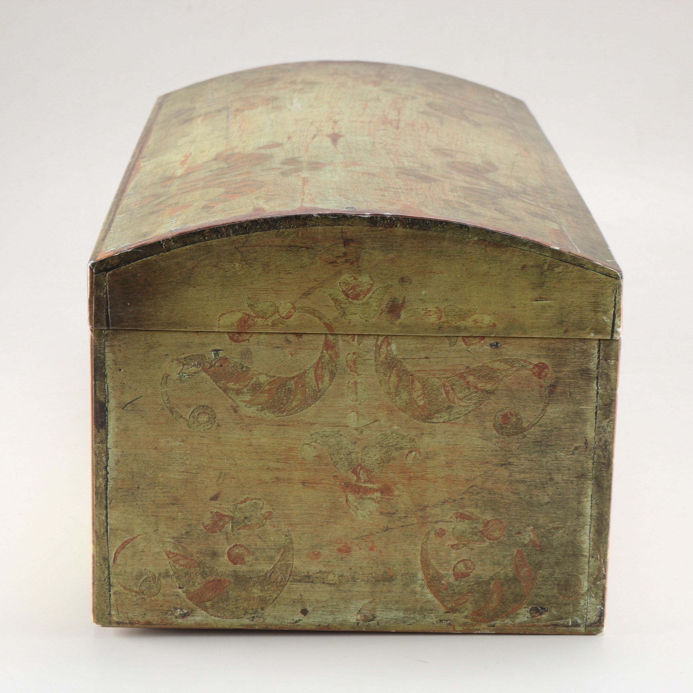 Wooden Quilt Box with Distressed Finish