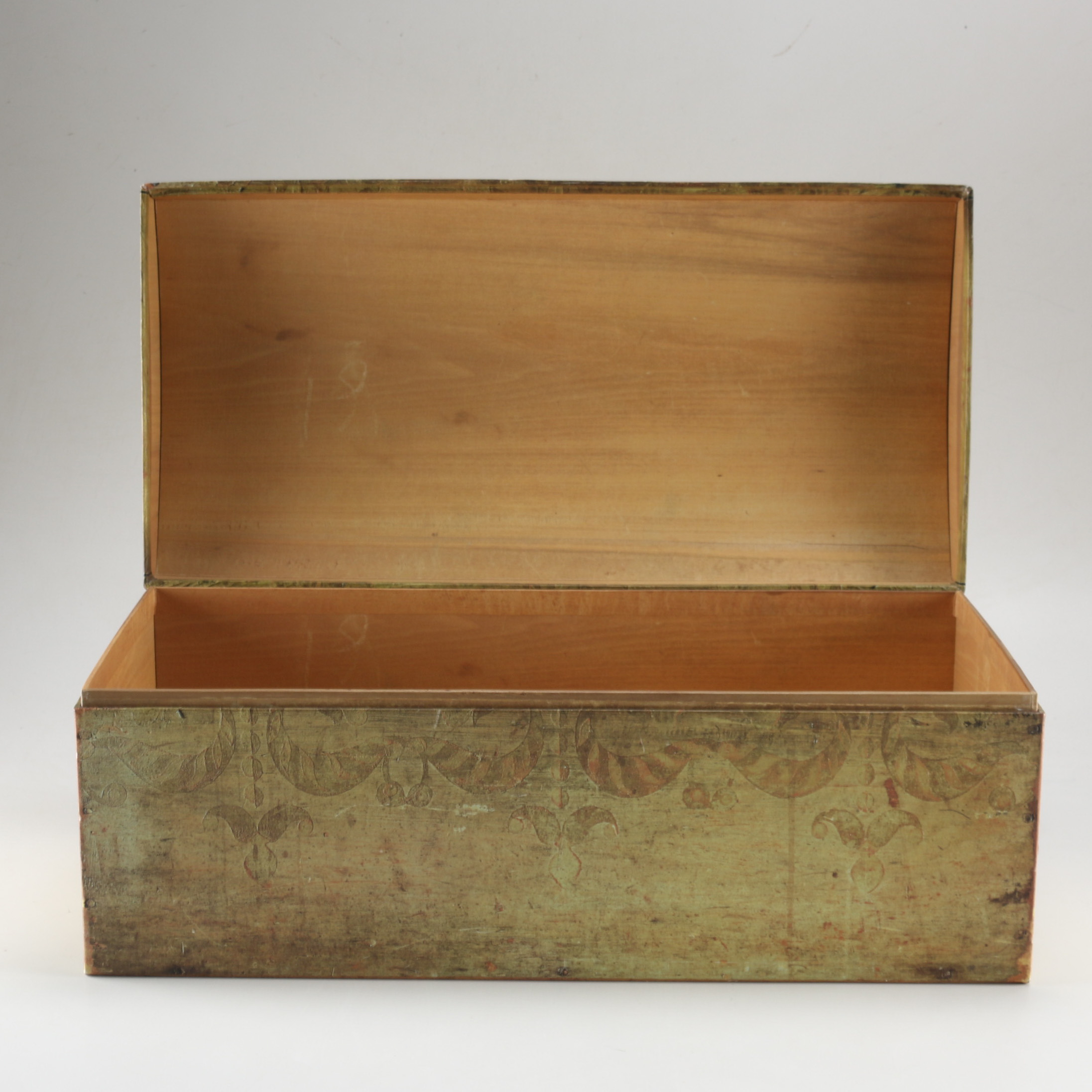 Wooden Quilt Box with Distressed Finish