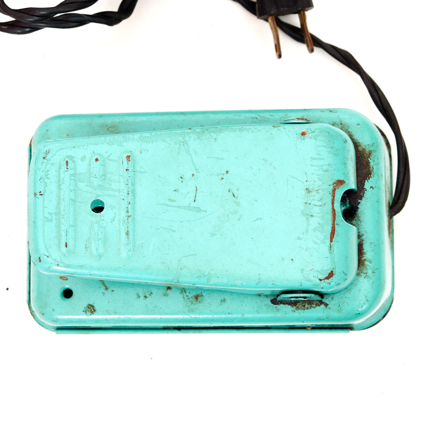 Vintage Hilton Deluxe Sewing Machine with Custom Decoupage Case