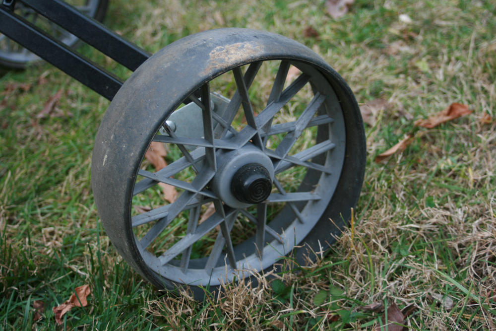 Vintage Golf Clubs with Bag and Caddy