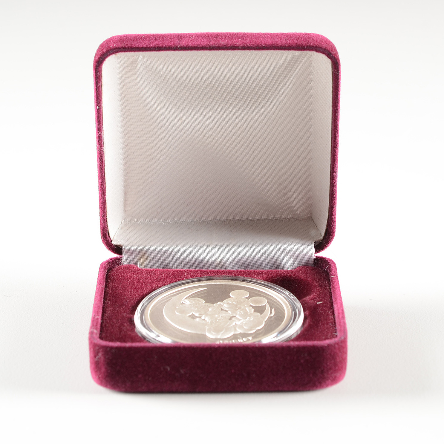 1989 Disney "Yours Forever" One Troy Ounce Silver Bullion Medal