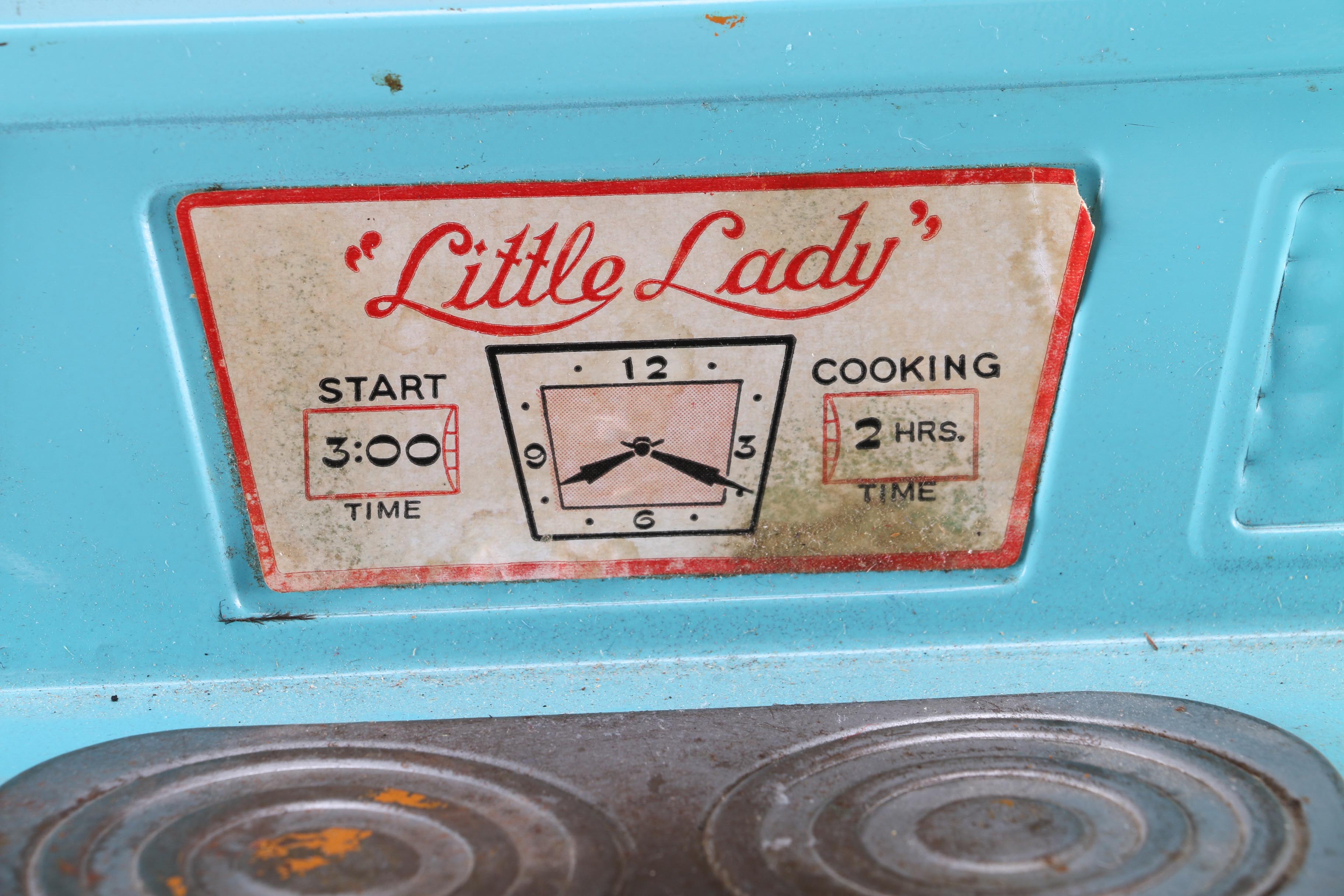 Vintage Empire Little Lady Oven
