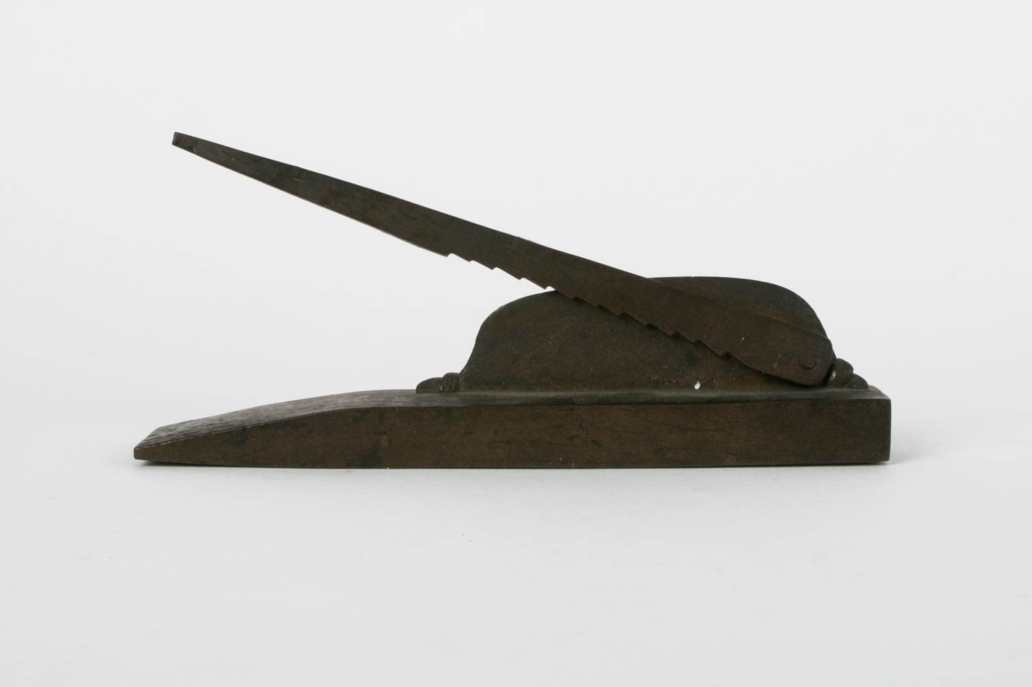 Vintage Serrated Slicer