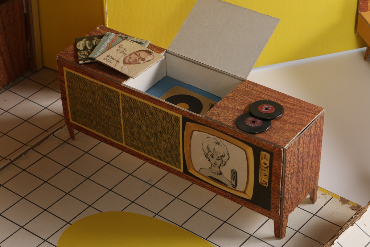 1962 Barbie's Dream House "Teenage Fashion Model"