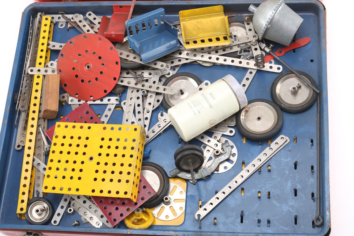 1940s "The Constructioneer" Metal Building Toy