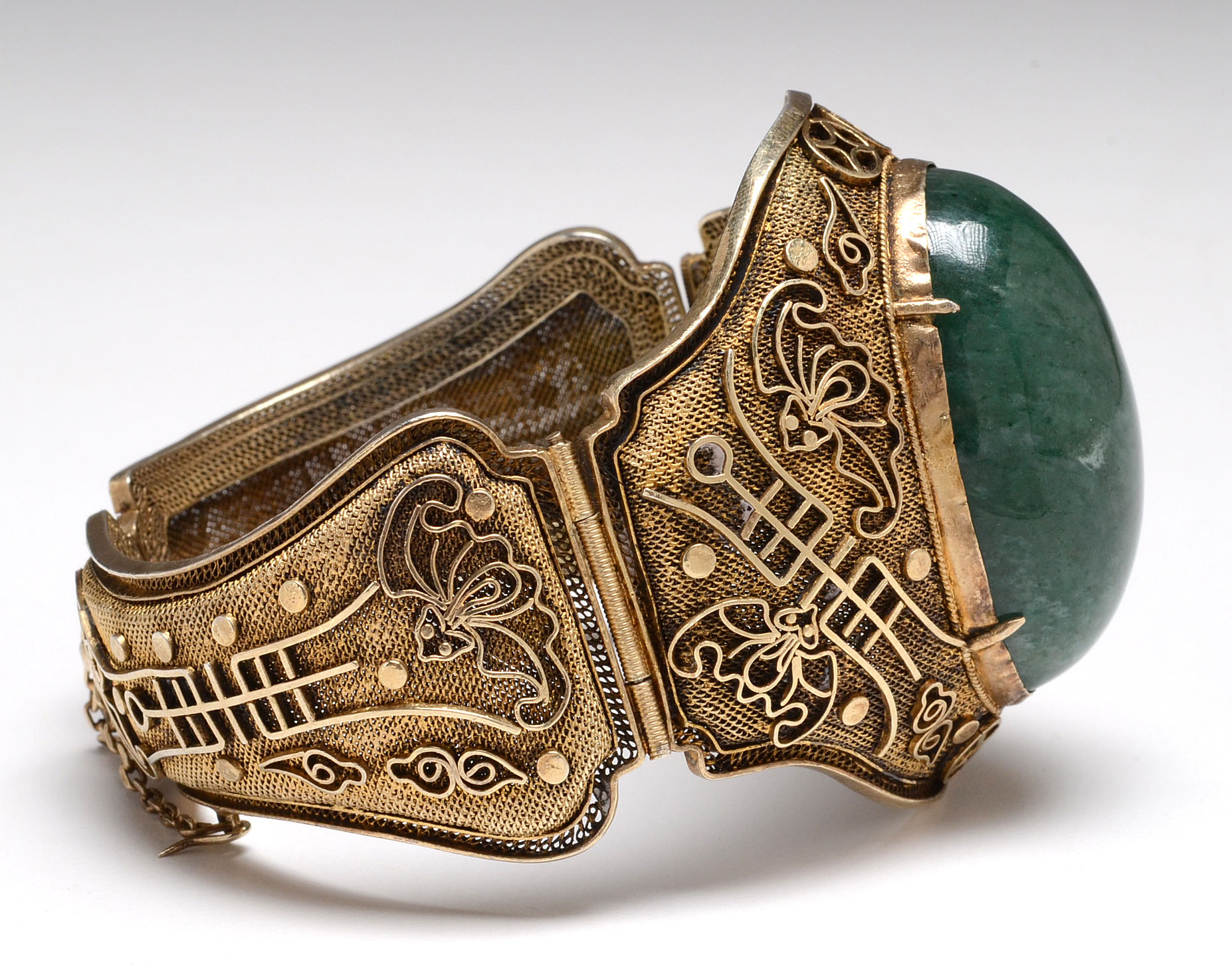 19th Century Chinese Qing Dynasty Period Serpentine Hinge Bracelet with Longevity and Bat Symbols in Mesh Silver with Gold Wash