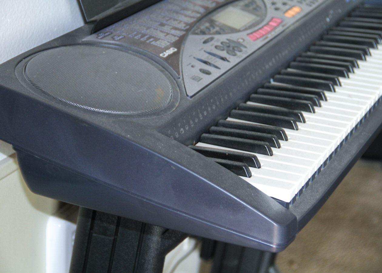 Casio LK-50 Electronic Keyboard With Stand
