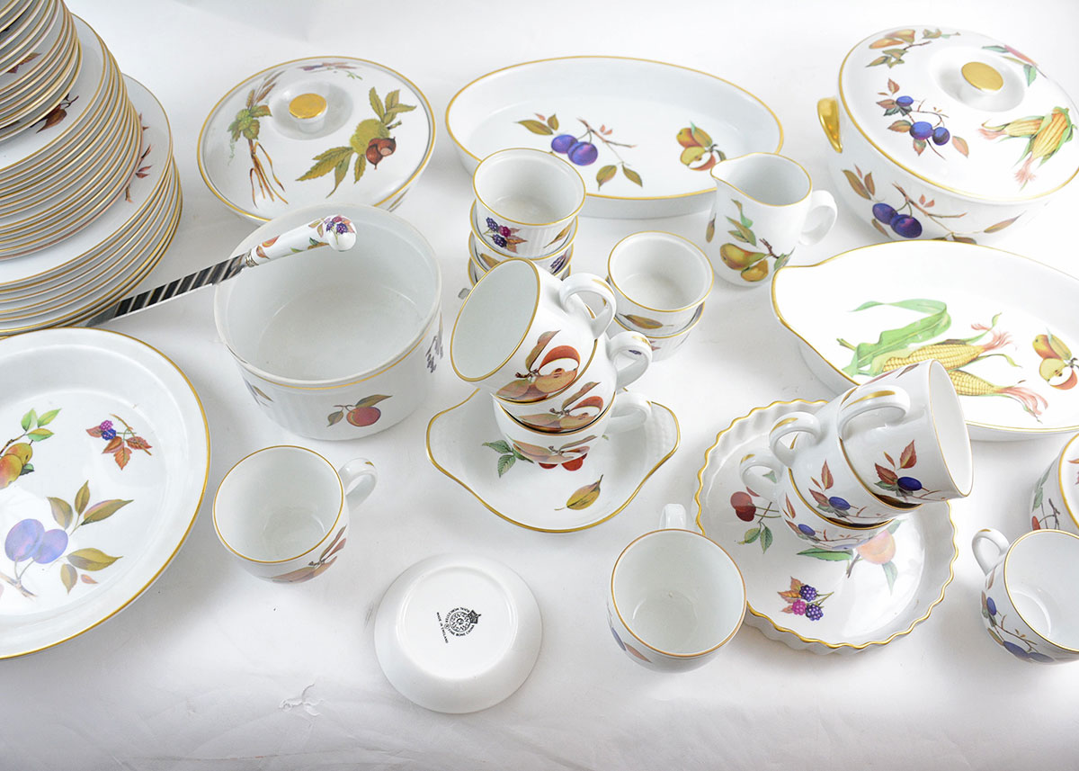 Royal Worcester "C51 Evesham" Fine Bone China Dinner Service