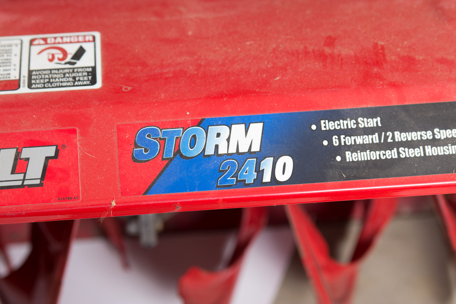 Troy-Bilt Storm 2410 Snowblower