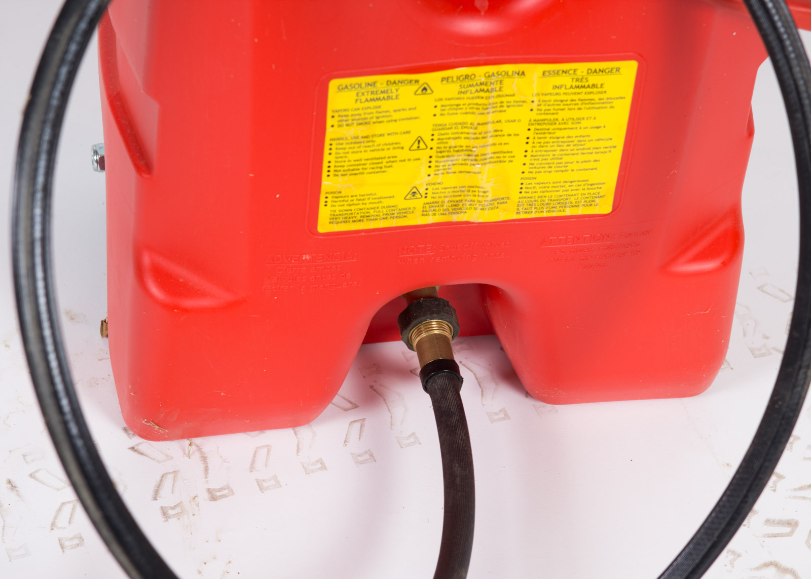 Flon'Go DuraMax Rolling 14 Gallon Gas Can with Gravity Feed Hose