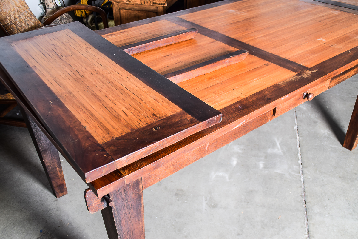 Dining Room Table with Two Extension Leaves