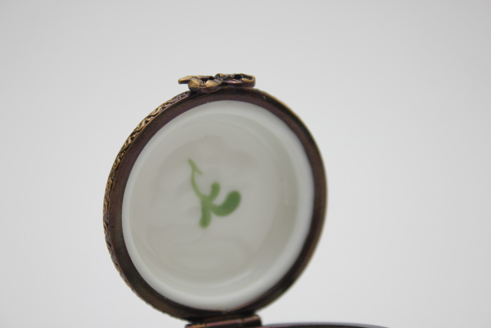 Limoges Eclair on Plate Trinket Box