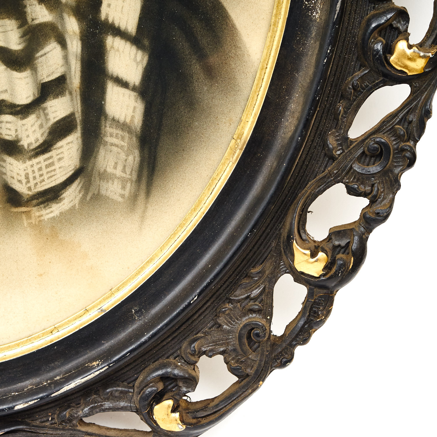 Pair of Vintage Framed Pictures in Black Oval Frames