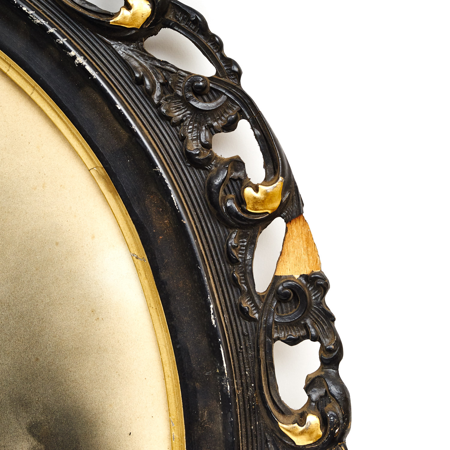 Pair of Vintage Framed Pictures in Black Oval Frames