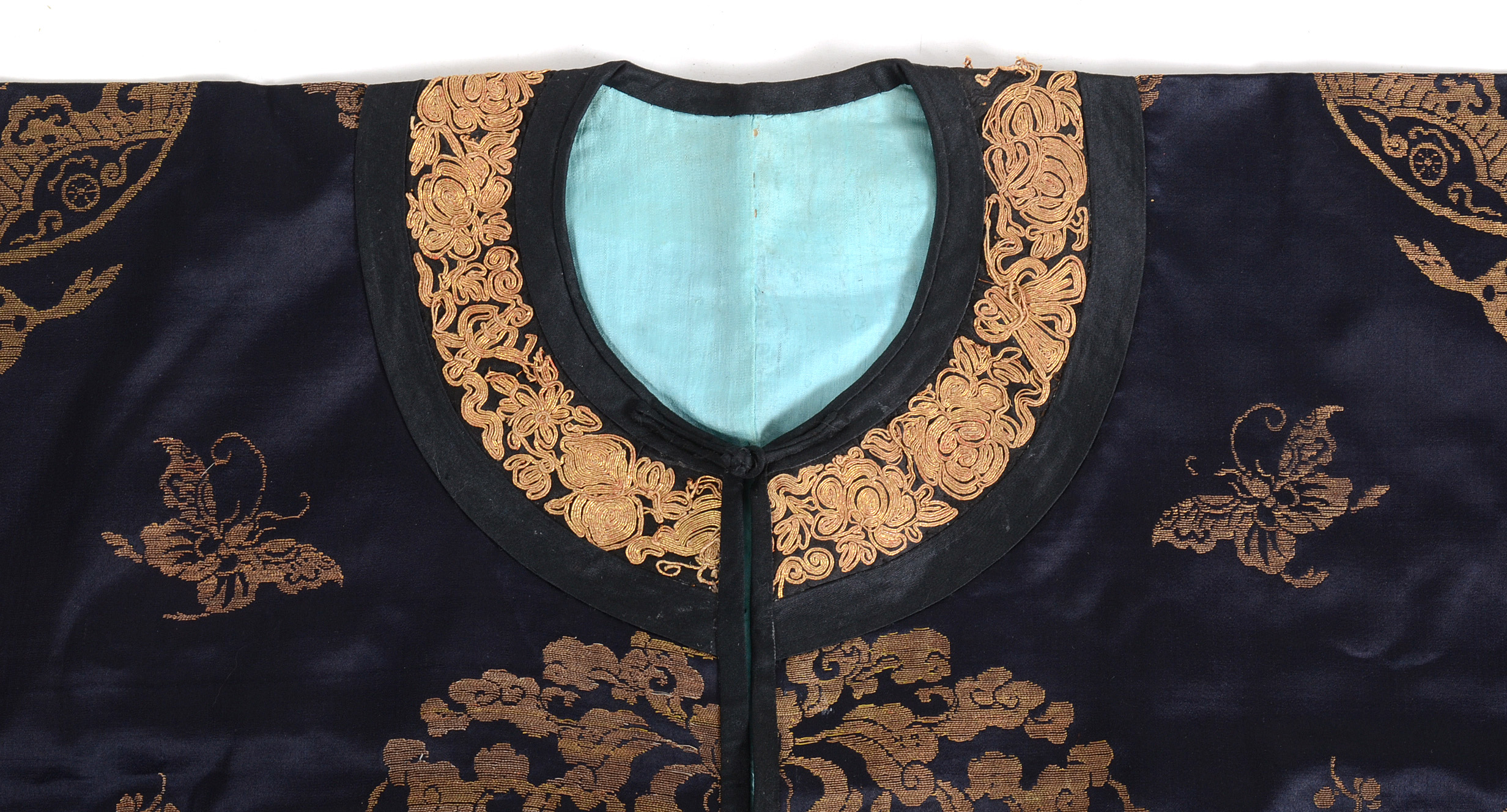 Women's 19th Century Chinese Qing Dynasty Hand Embroidered Silk Robe