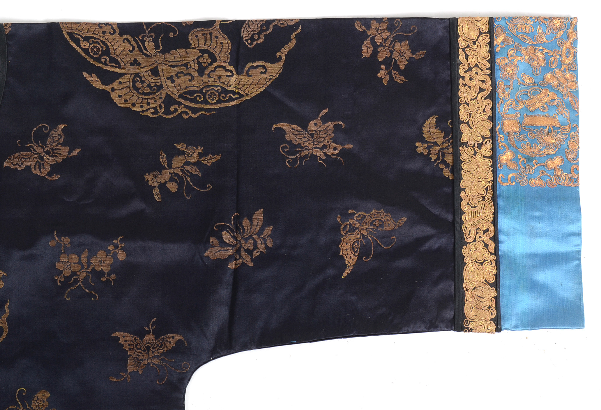 Women's 19th Century Chinese Qing Dynasty Hand Embroidered Silk Robe