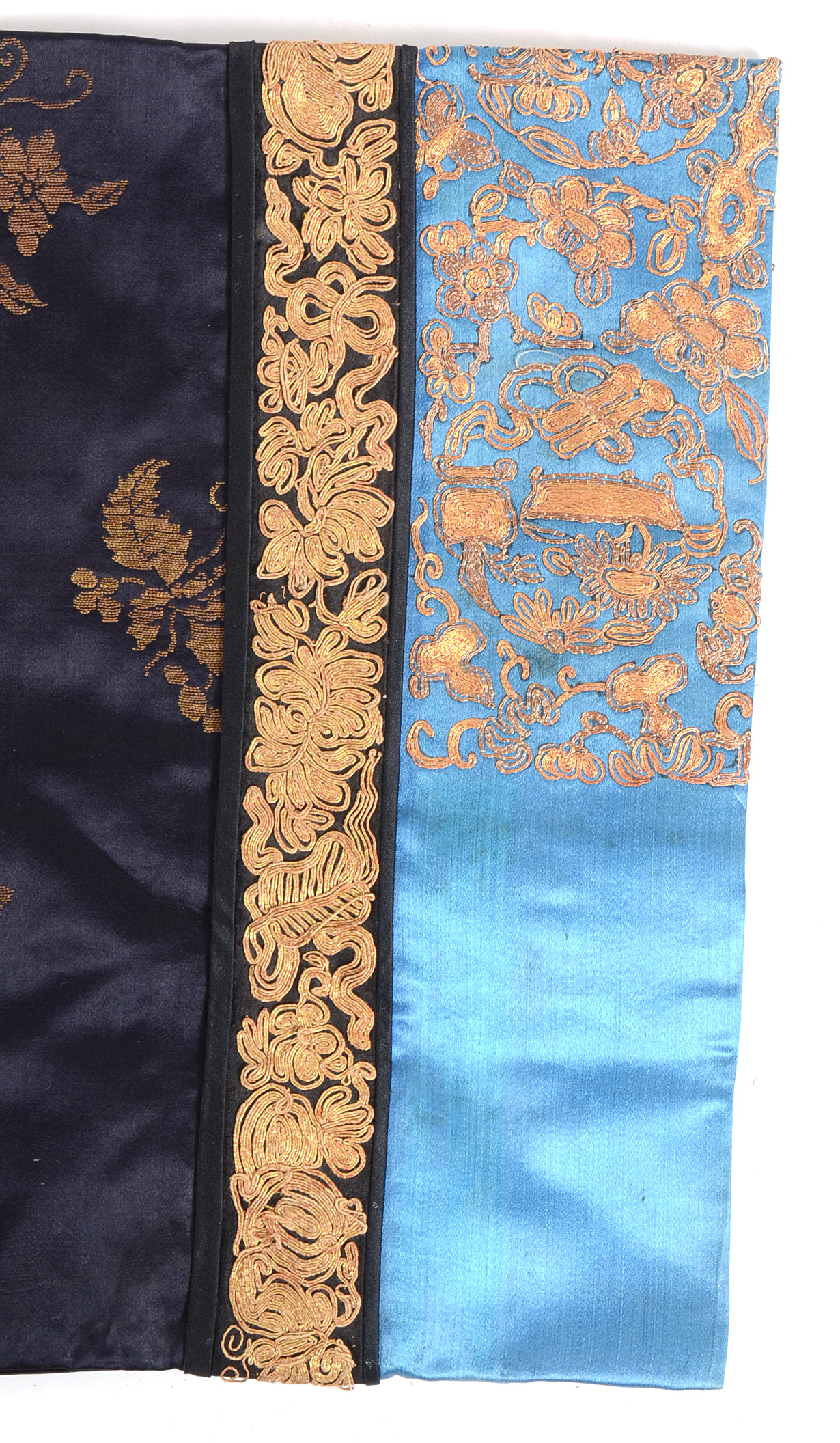 Women's 19th Century Chinese Qing Dynasty Hand Embroidered Silk Robe