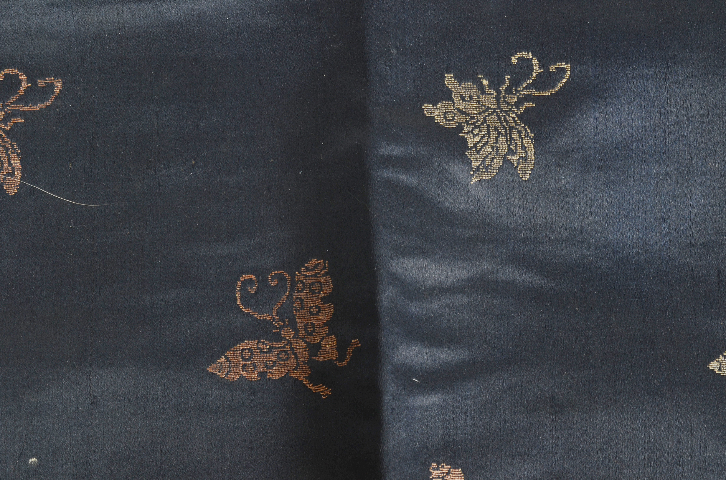 Women's 19th Century Chinese Qing Dynasty Hand Embroidered Silk Robe