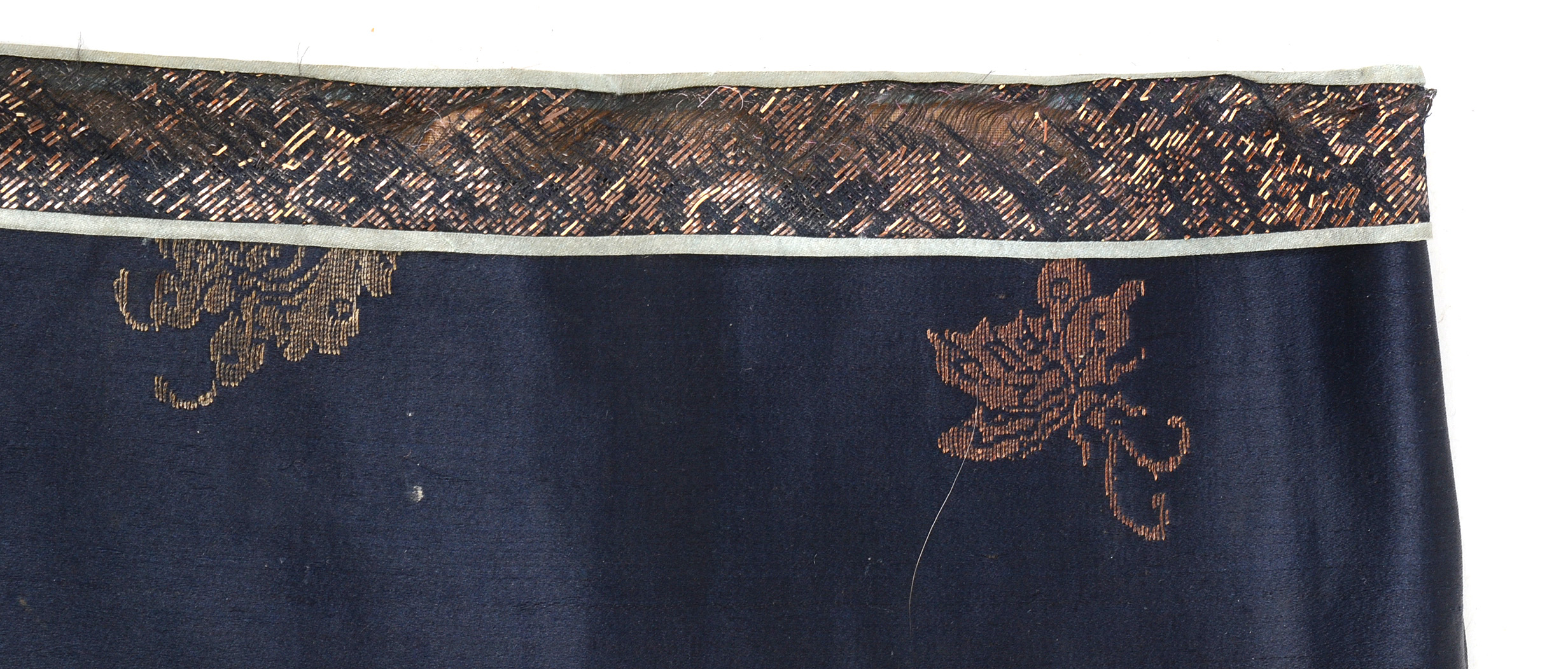 Women's 19th Century Chinese Qing Dynasty Hand Embroidered Silk Robe