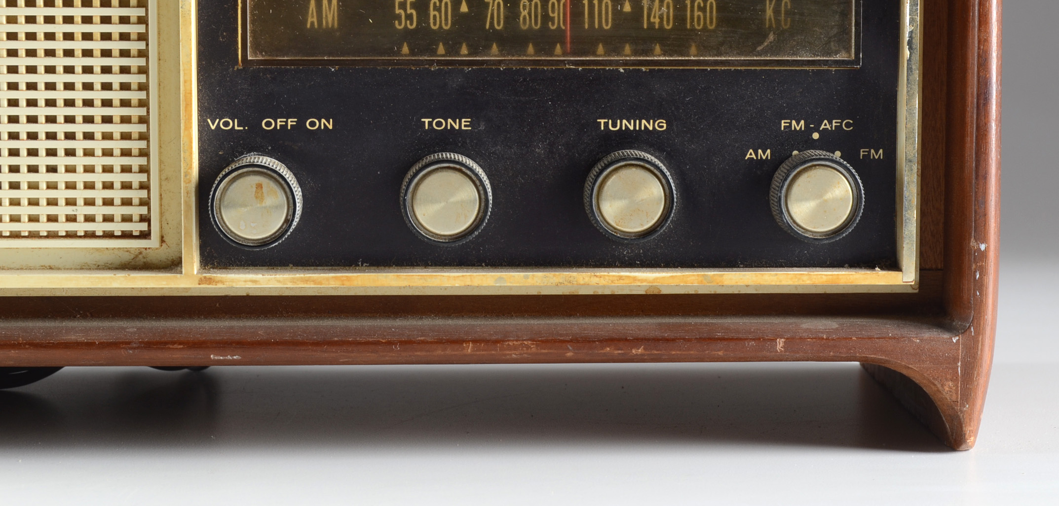 Vintage Montgomery Ward Airline Radio