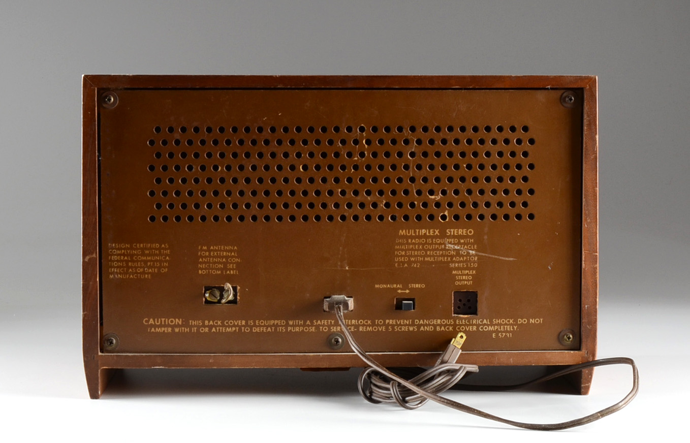 Vintage Montgomery Ward Airline Radio