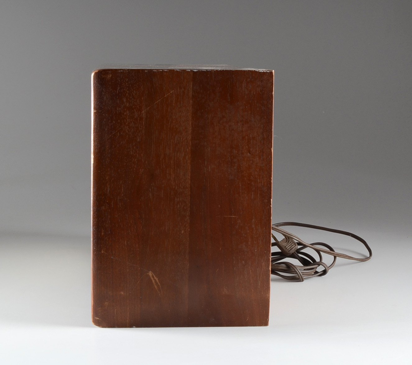 Vintage Montgomery Ward Airline Radio