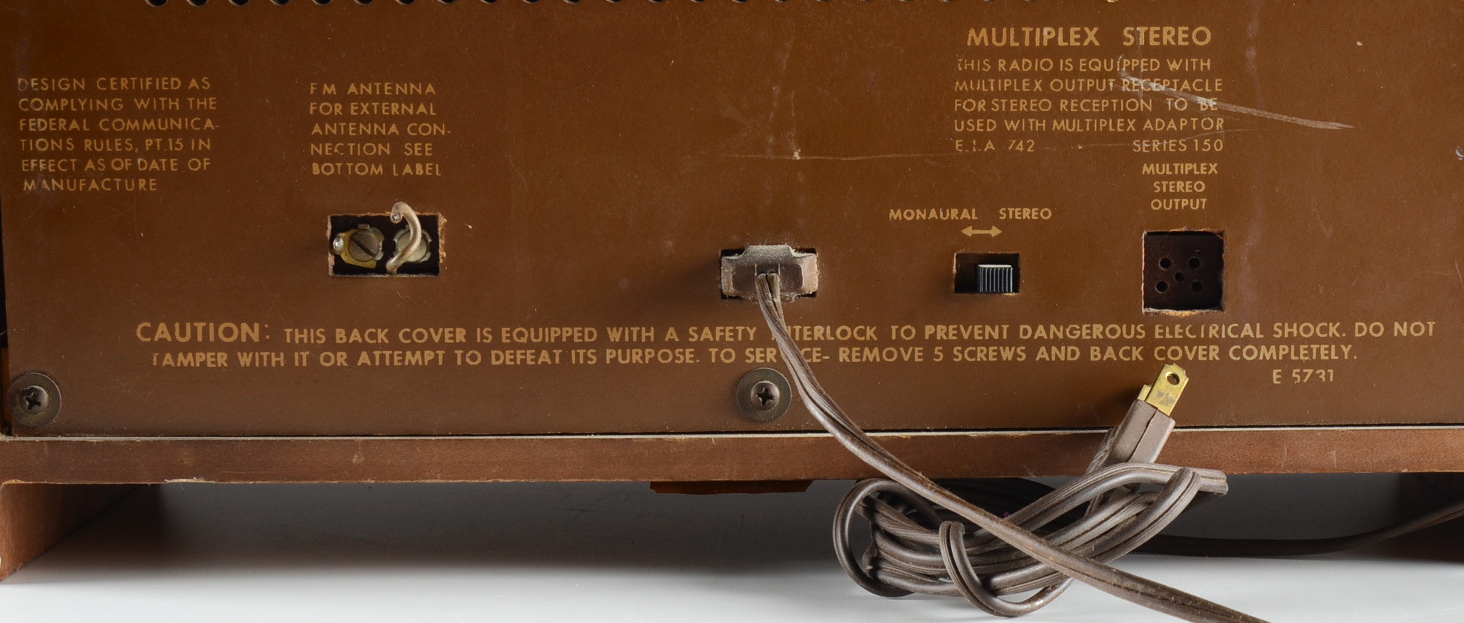 Vintage Montgomery Ward Airline Radio