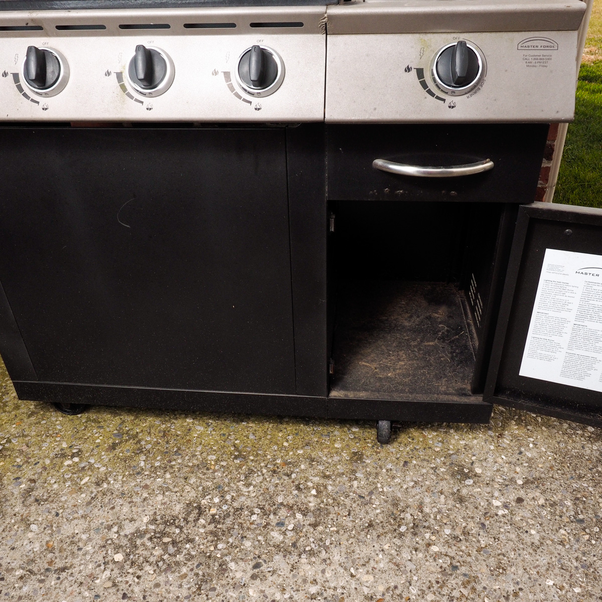 Master Forge Gas Grill
