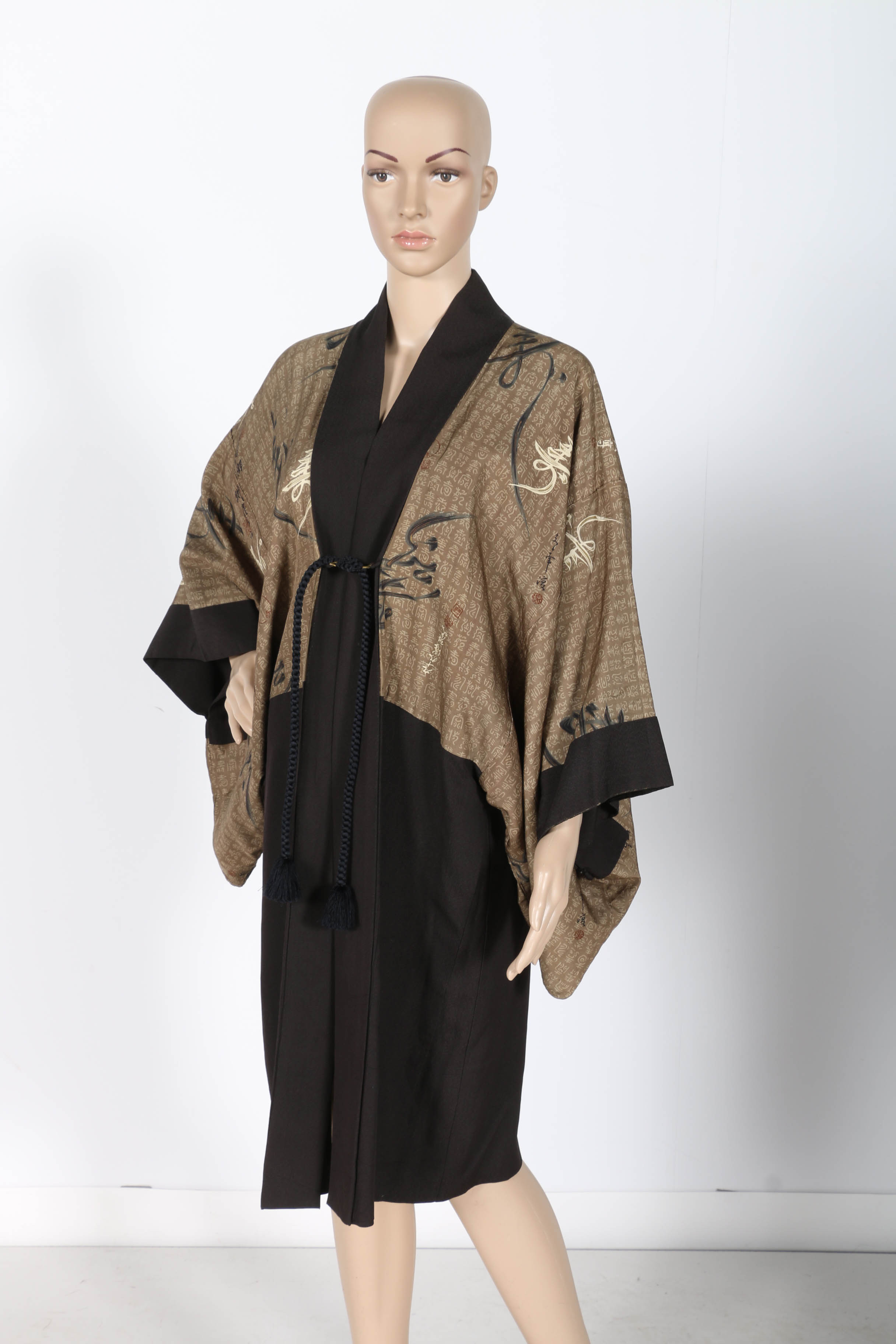 Calligraphy Patterned Haori Style Robe