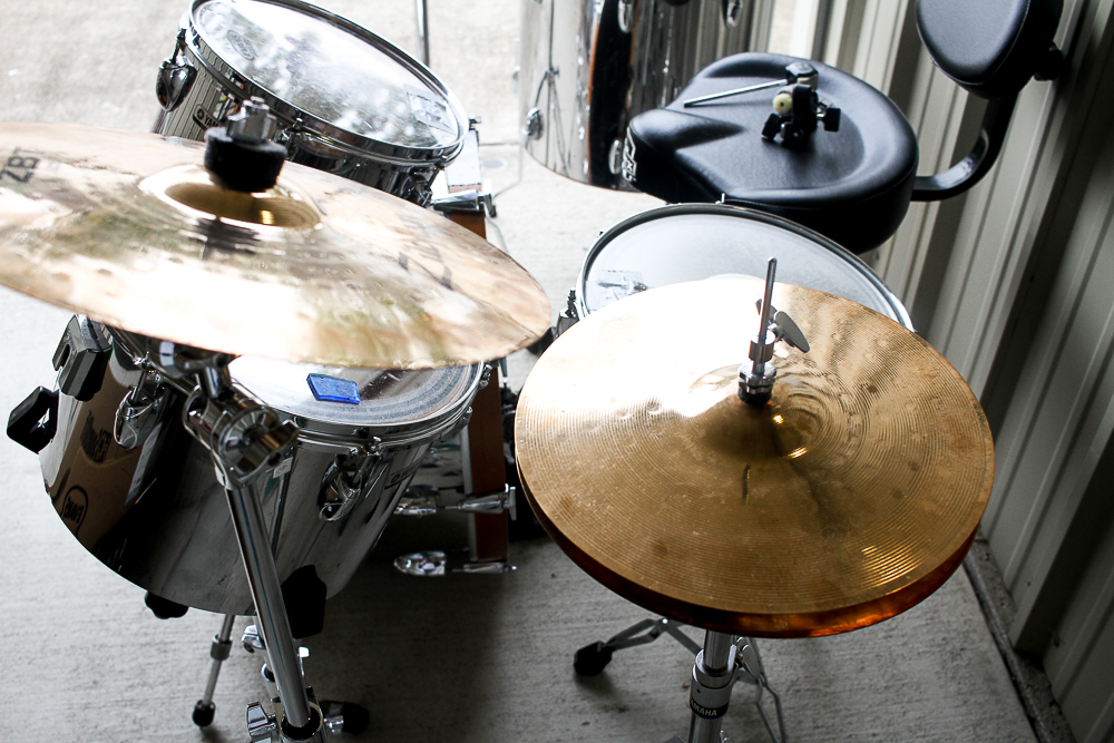 Yamaha Drum Set With Accessories Including Drum Heads