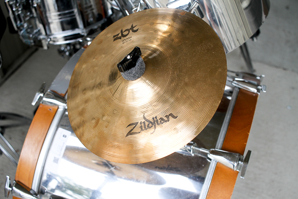 Yamaha Drum Set With Accessories Including Drum Heads