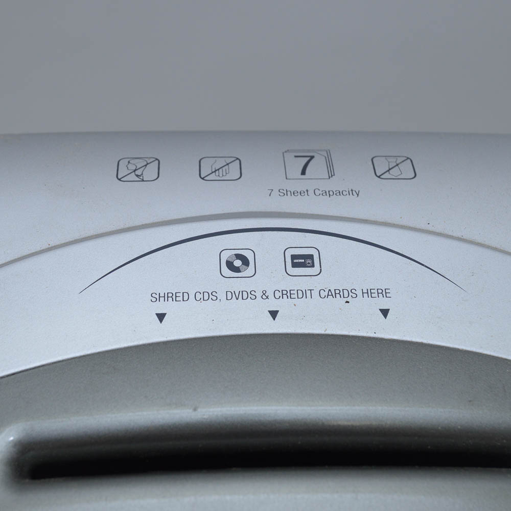 Staples Paper Shredder